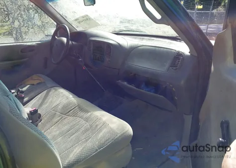 1999 Ford F-150 Work Series/Xl/Xlt из США, поврежденный, VIN 1FTZF1728XKA21955